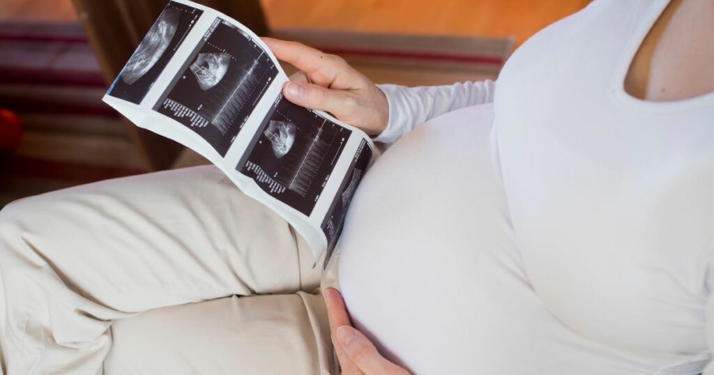 Tarczyca w ciąży – co powinna wiedzieć każda przyszła mama? - obrazek wyróżniający